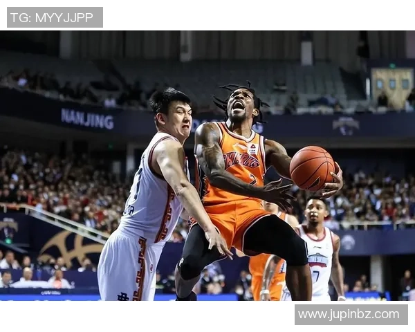 上海篮球队逆袭之旅揭秘：从低谷到巅峰的奋斗与荣耀