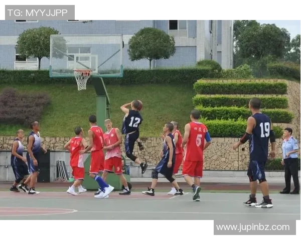 成都攀岩队创新区域防守策略助力竞技水平提升的深度分析与探讨 成都攀岩队创新区域防守策略助力竞技水平提升的深度分析与探讨